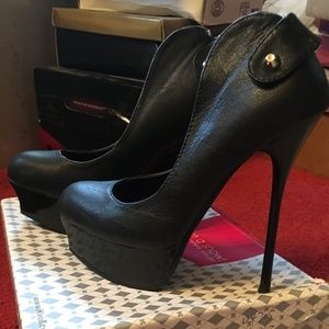 KVOLL Platform Black Pumps - Size (US) 8 - $50 OBO Runs small!